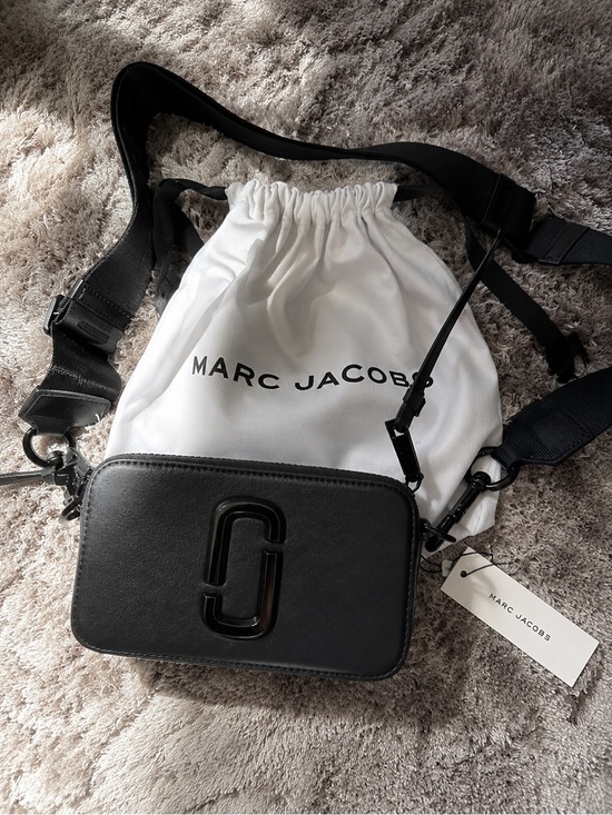 Marc Jacobs Handbags - Marc Jacobs Black Leather Double J Crossbody Camera Bag